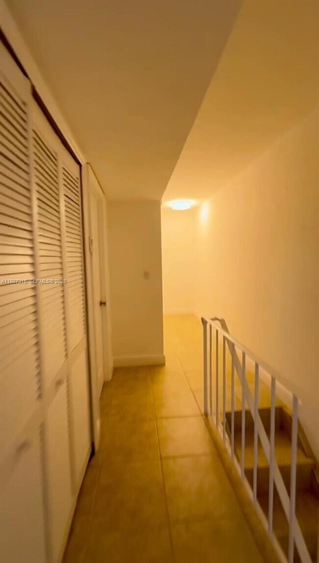 984 W 40th St, Hialeah, FL 33012 - photo 4