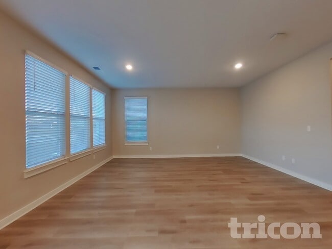 427 Wind Dance Dr, Lebanon, TN 37087 - photo 2