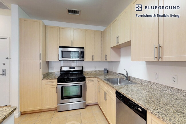 27 Barker Ave unit FL1-ID913A, White Plains, NY 10601 - photo 7