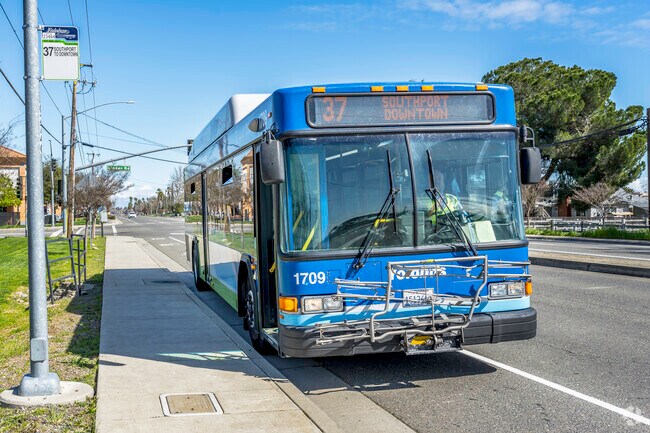Yolo Bus serves Southport as the public transportation in Southport.