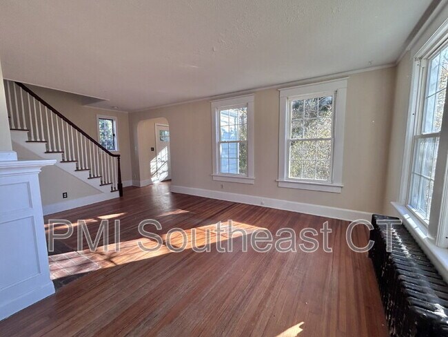 142 Old Norwich Rd, Quaker Hill, CT 06375 - photo 7