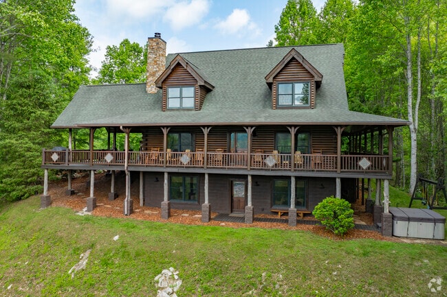Vilas homes often feature rustic mountain architecture, blending natural materials with modern design to complement the scenic surroundings.