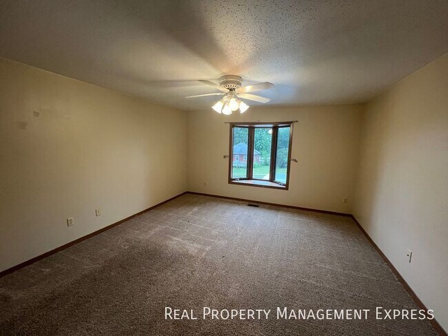 930 S Cleveland Ave, Sioux Falls, SD 57103 - photo 6