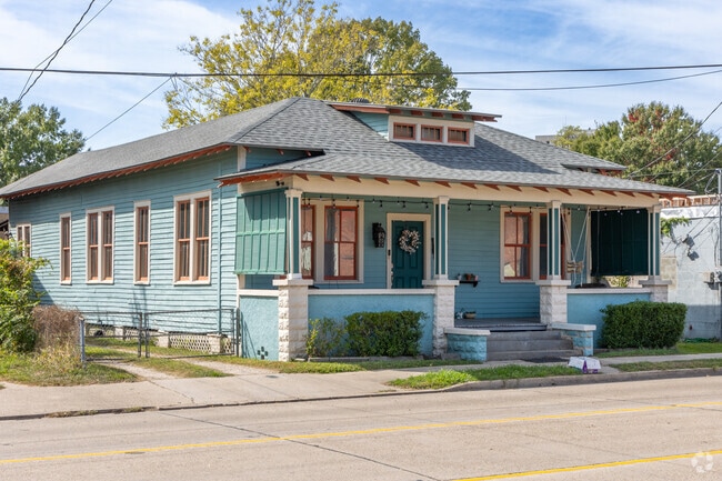 Bungalows in Freetown-Port Rico can have older architecture and large porches.