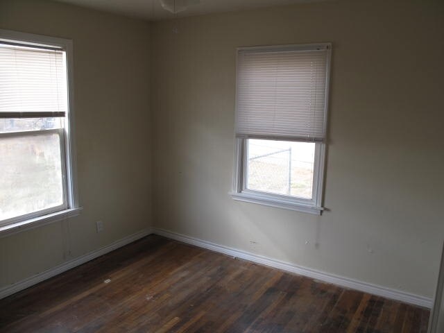 1404 Dunaway St unit A, Amarillo, TX 79104 - photo 5