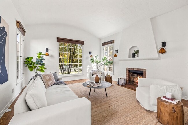 2327 Midvale Ave, Los Angeles, CA 90064 - photo 2