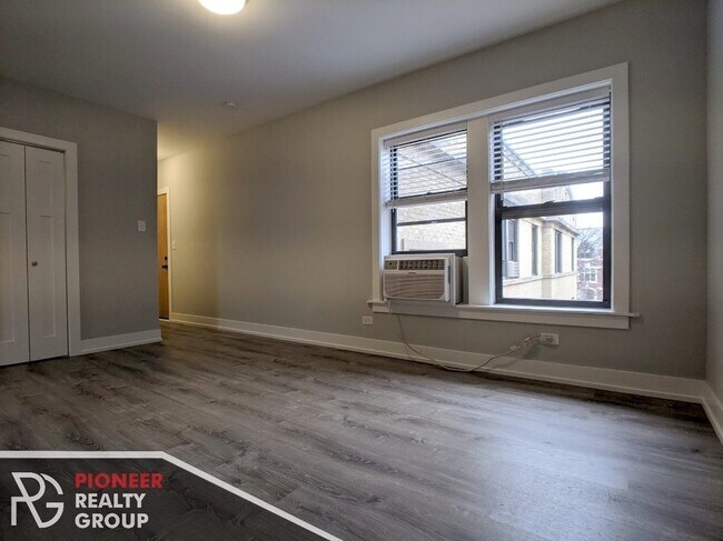 705 W Brompton Ave unit 3, Chicago, IL 60657 - photo 5