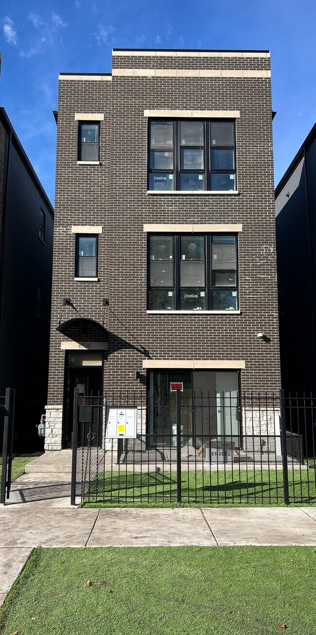 6530 S Maryland Ave Unit 2, Chicago, IL 60637