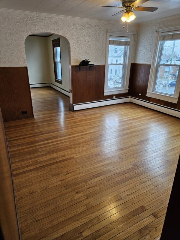 44-46-46 Hoyt St, Danbury, CT 06810