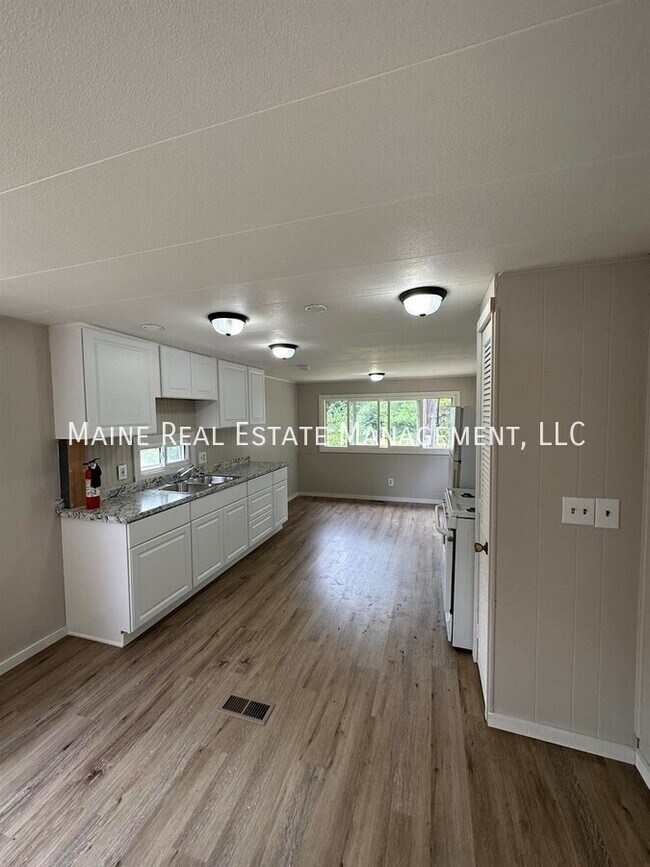 8 Park Rd, Greenbush, ME 04418