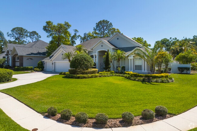 Large homes with manicured yards can also be found in Bloomingdale neighborhoods.