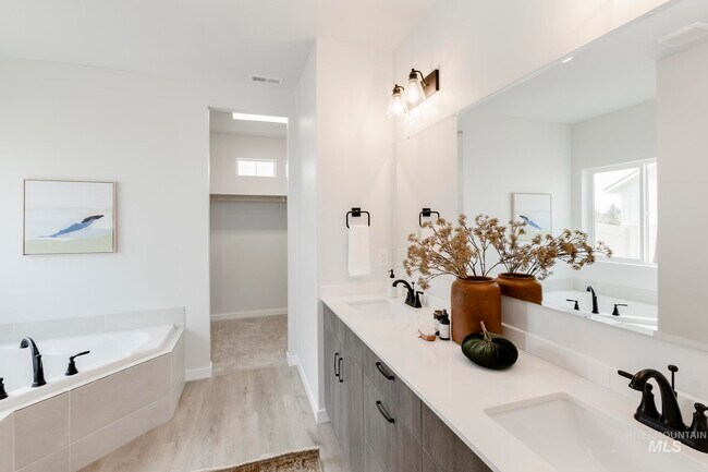 1102 E Crab Springs St, Nampa, ID 83686 - photo 2