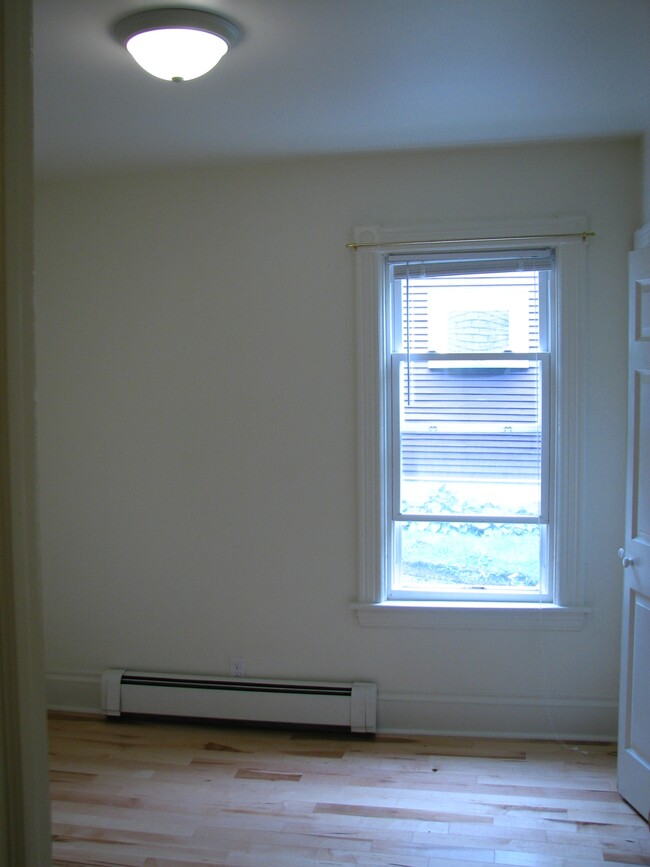 384 Saint Paul St Unit 1, Burlington, VT 05401