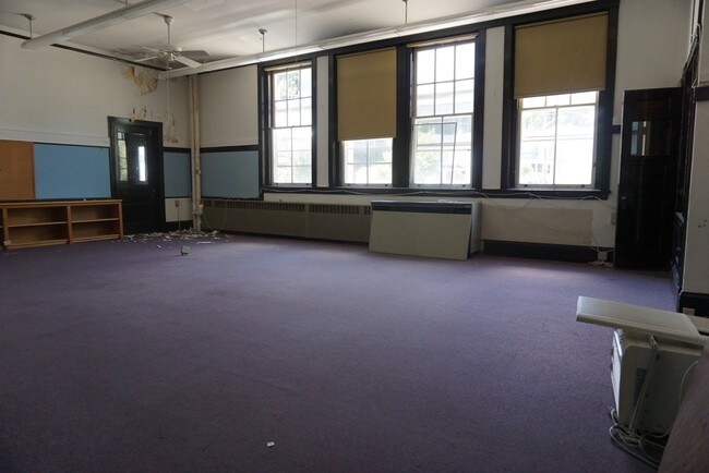 207 Pleasant St, Great Barrington, MA 01230 - photo 4