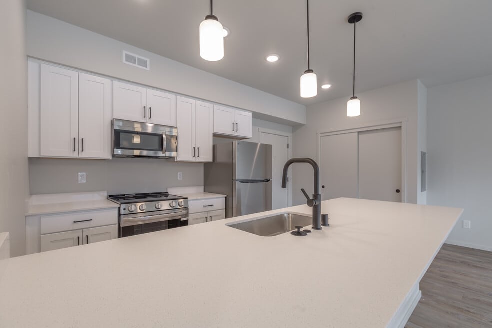 Sparrow Landing, Vancouver, WA 98682 - photo 1