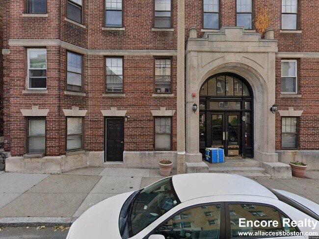 10 Lothian Rd unit 2, Brighton, MA 02135 - photo 2