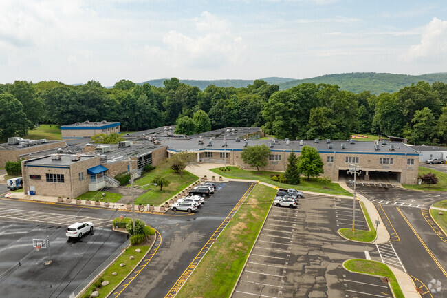 Mahwah's Joyce Kilmer Elementary School is a highly rated public school for grades 4 and 5.