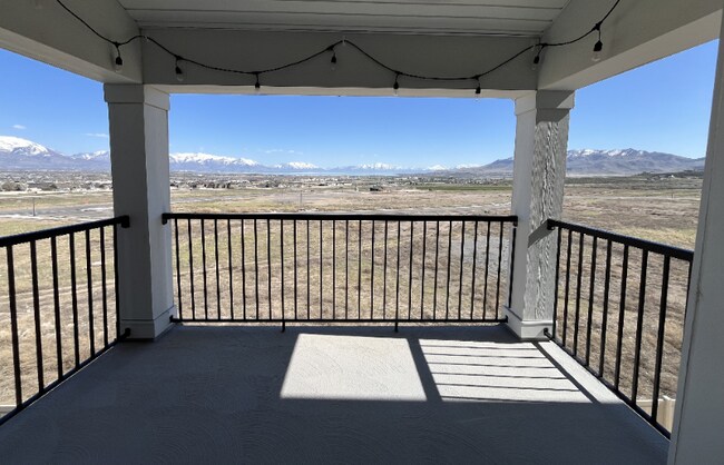 927 W Coral Charm Way unit M301, Saratoga Springs, UT 84043 - photo 5