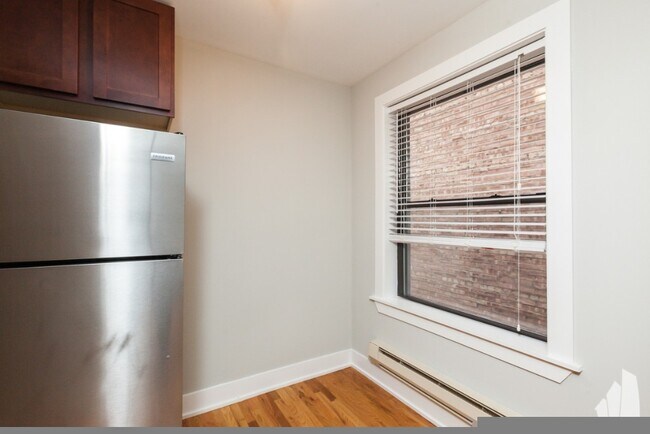 425 W Roscoe St unit 210, Chicago, IL 60657 - photo 6