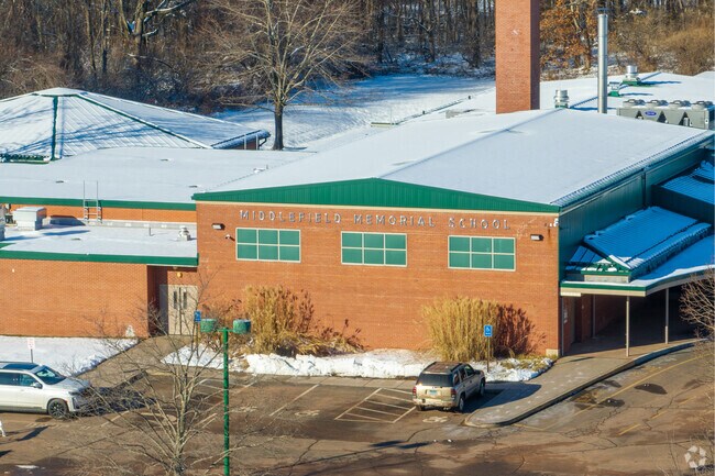 Middlefield Memorial School is a public school located in Middlefield, CT.
