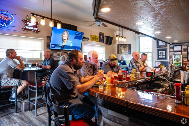 You will find Red Smith locals at The Settlement enjoying their great burgers.