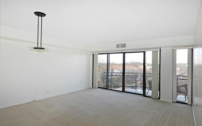 The Atrium unit 422, Arlington, VA 22209 - photo 3