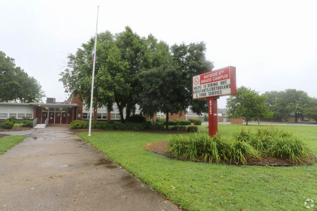Bayside 6th Grade Campus front entrance