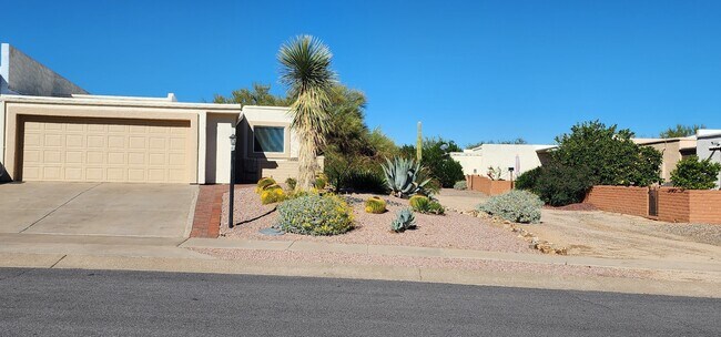 432 W San Ignacio, Green Valley, AZ 85614 - photo 2