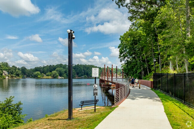 Hickory locals can enjoy quick and easy access to the beautiful Lake Hickory trails.