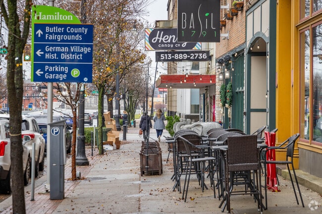 East Hamilton has plenty of restaurants and retail establishments to explore.