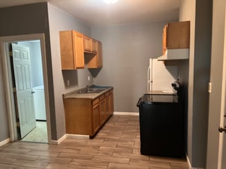 307 W 3rd St, Muscatine, IA 52761