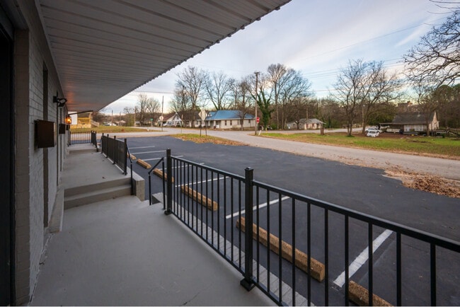 195 E Charles St, Batesville, AR 72501 - photo 3