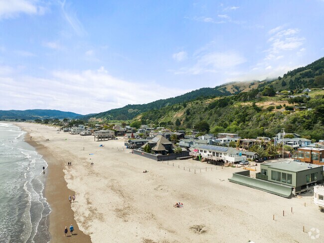 Stinson Beach is sunny year round, with the exception of fog that rolls in and out at times.