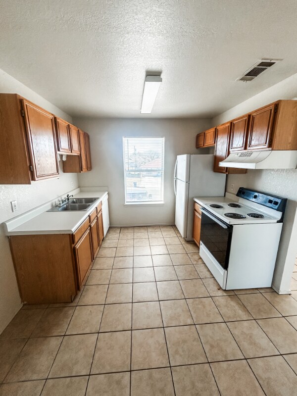 1808 Windward Dr unit D, Killeen, TX 76543 - photo 4