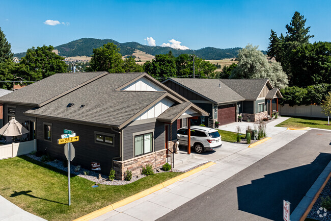 Discover Craftsman style homes in Southgate Triangle's cozy nooks.