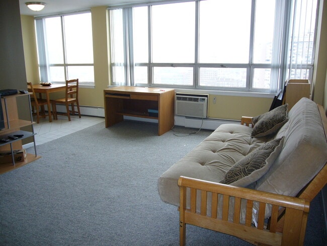 Granville Beach Condominiums unit 2007, Chicago, IL 60660 - photo 3