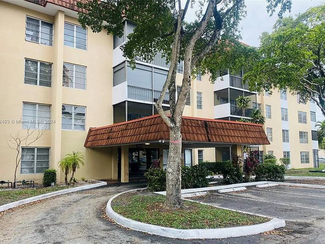 1 Inverrary Dr, Lauderhill, FL 33319