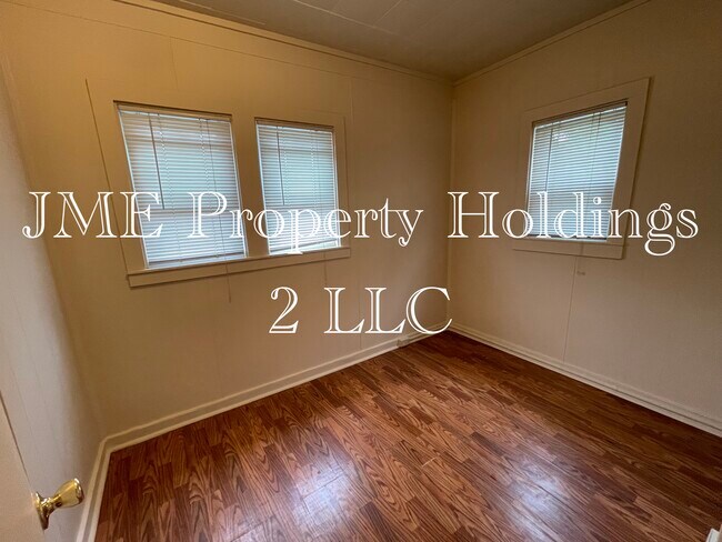 113 W Young St unit 1 Main Floor Unit, Clio, MI 48420 - photo 7