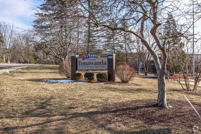 Tonawanda Elementary School is a public elementary school in Elm Grove, WI.