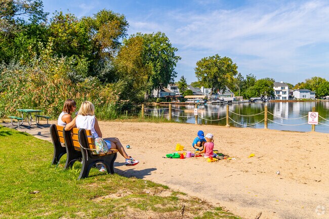 Bridlewoods Park has several family friendly beaches to enjoy like Paulus Park.