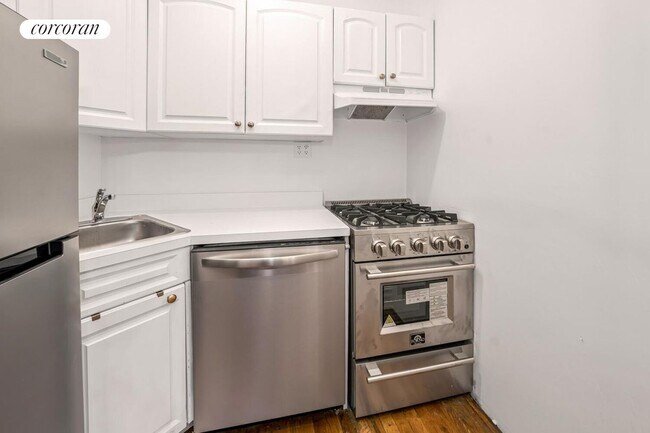 120 E 19th St, New York, NY 10003 - photo 5