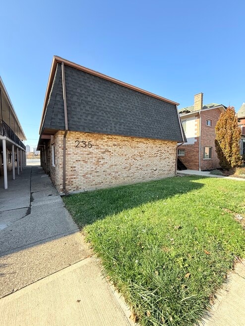 235 Hamilton Ave, Columbus, OH 43203 - photo 1