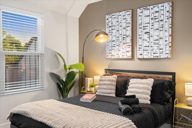 2005 Clarksdale Dr unit ID1241753P, Charlotte, NC 28206 - photo 7