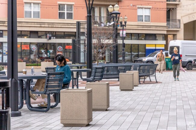 Downtown Elgin provides residents with free public seating areas.