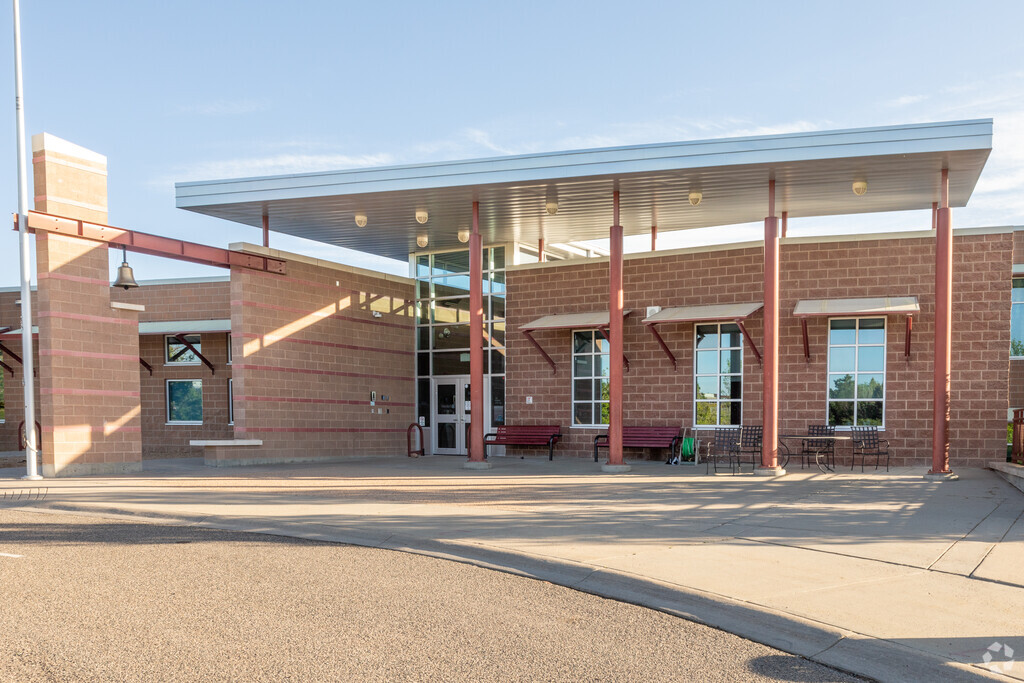 Mammoth Heights Elementary School provides quality education to students in grades K-5.