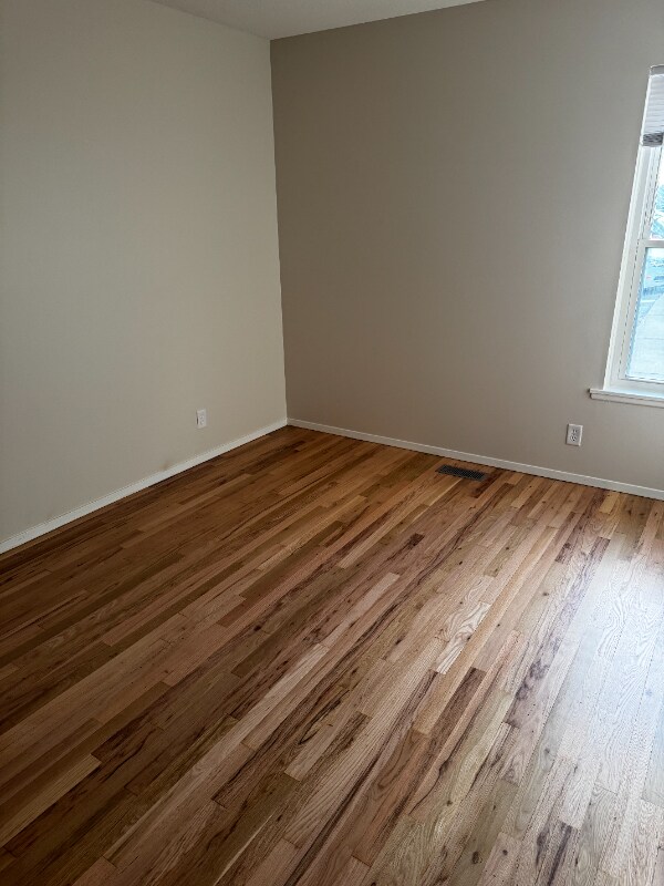 609 E 5th St, Des Moines, IA 50309 - photo 2