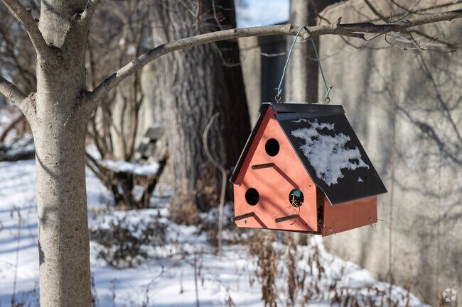 Bowmanville is a community focused quiet neighborhood on Chicago's north side.