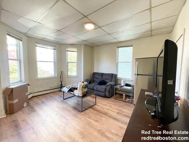 1572 Tremont St unit 2, Roxbury Crossing, MA 02120 - photo 3