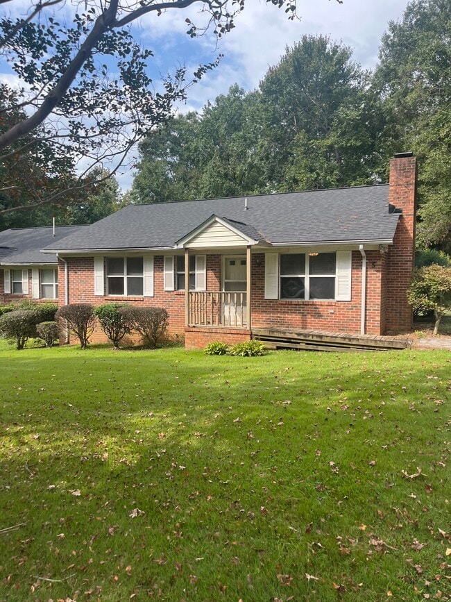 5 Werner Ct, Spartanburg, SC 29307