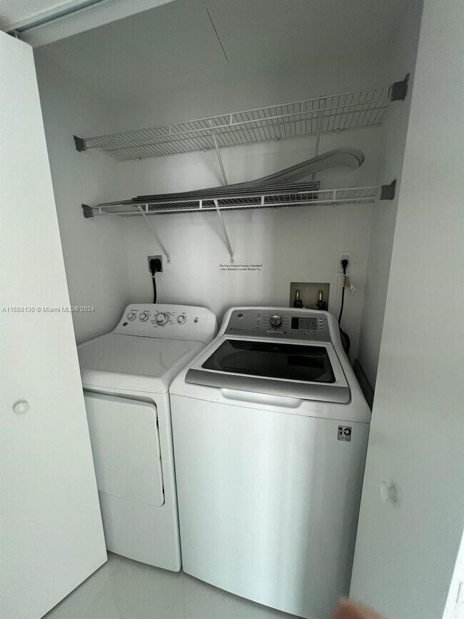 The Ivy Condominium unit 3501, Miami, FL 33130 - photo 5